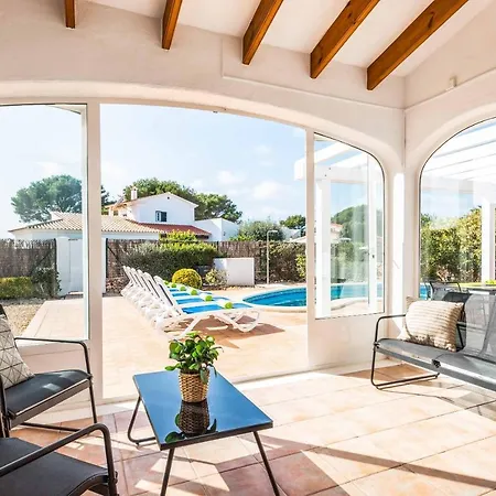 Mimosa Villa *